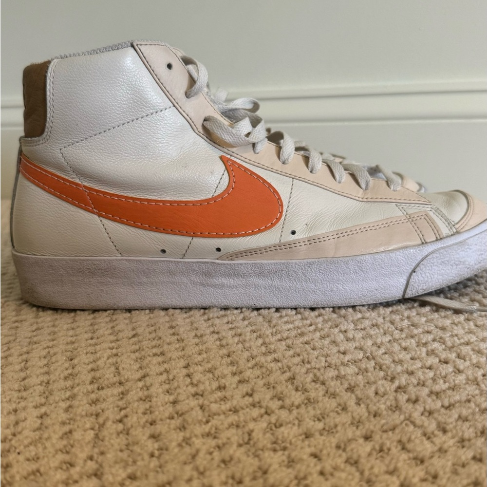 Mens Nike Mid Blazer 77 Vintage, Size 13